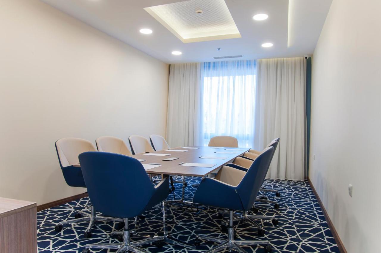 Holiday Inn Plovdiv By Ihg Exteriör bild